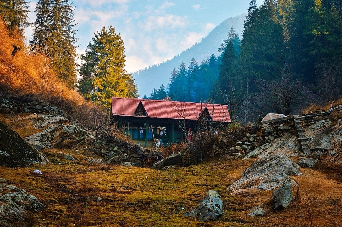 पहाड़ों वाला घर